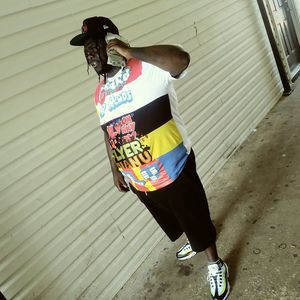 Meet your Posher, Tee